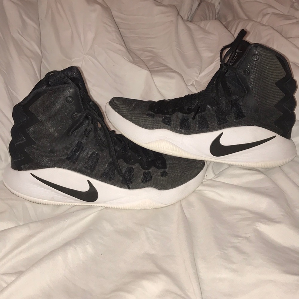 2016 NIKE hyperdunk